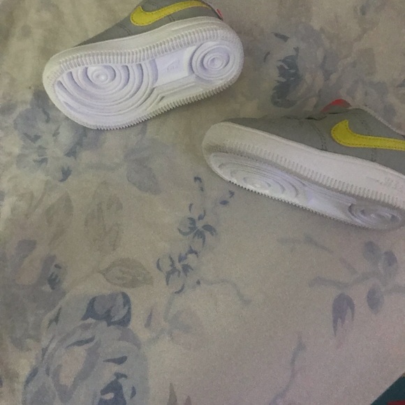 Hate to get ride of but my baby can no longer fit - Picture 3 of 4